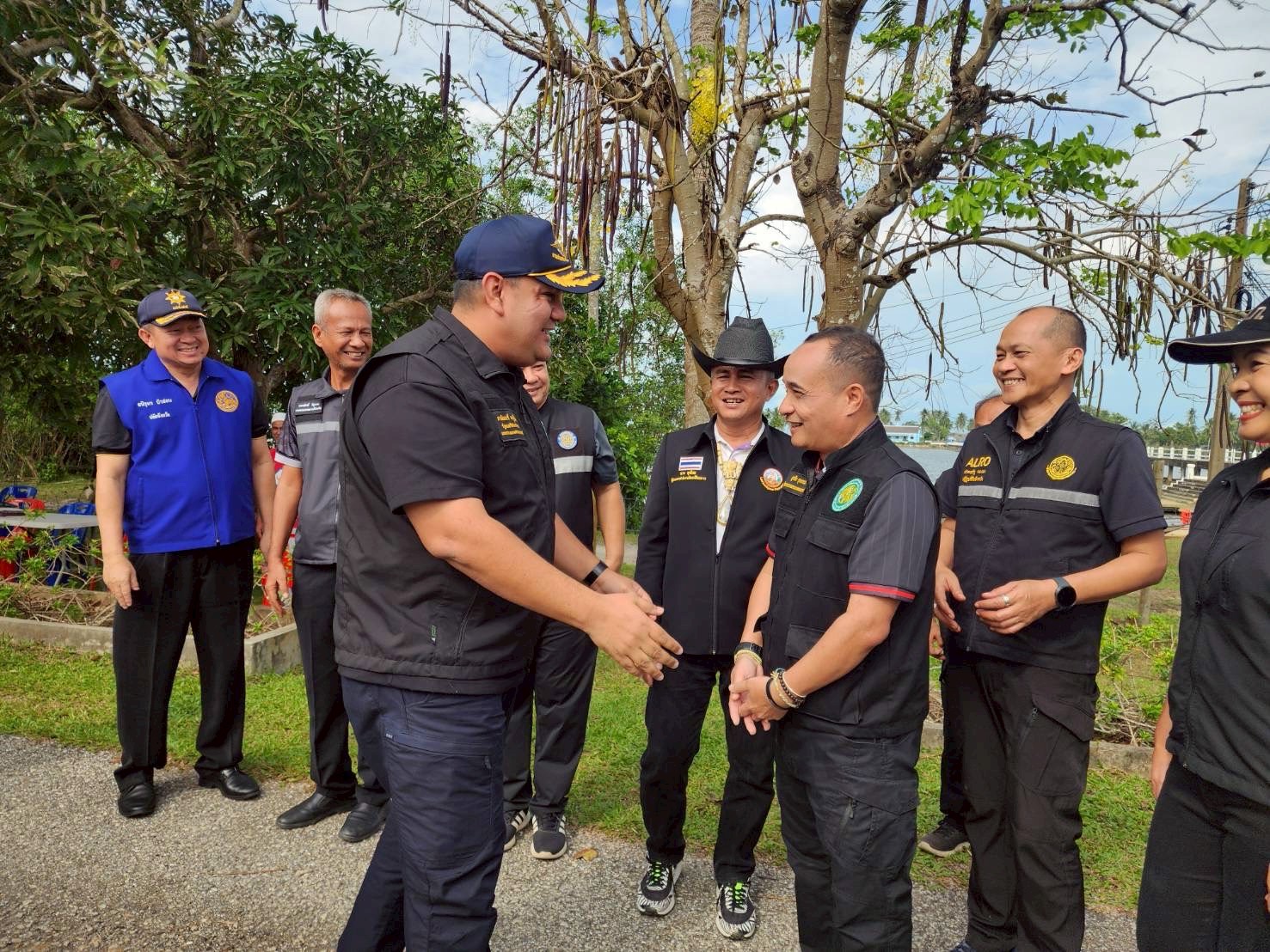 title - ผู้ตรวจราชการ ส.ป.ก. ร่วมลงพื้นที่ รมช.กษ. ติดตามงานพร้อมมอบโยบายการเกษตรและประมง ณ จังหวัดนราธิวาส